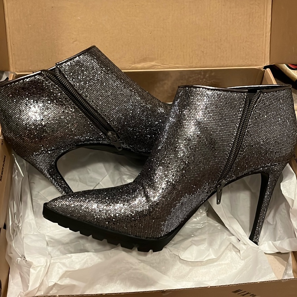 Mix No.6 size 8.5 pewter metallic booties